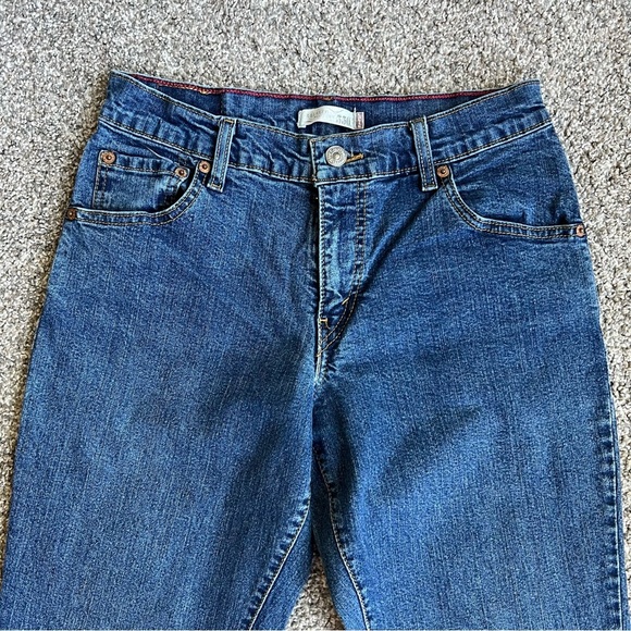 Vintage Levi’s 550 Medium Wash Relaxed Boot Cut Jeans, Size 6 - Picture 2 of 9